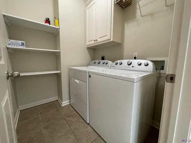 $1,900 | 4573 Charleston Villa Drive, Baton Rouge, LA 70817