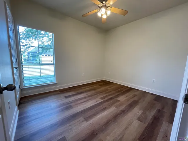 $1,900 | 4573 Charleston Villa Drive, Baton Rouge, LA 70817