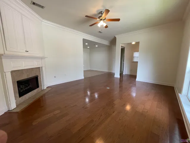 $1,900 | 4573 Charleston Villa Drive, Baton Rouge, LA 70817