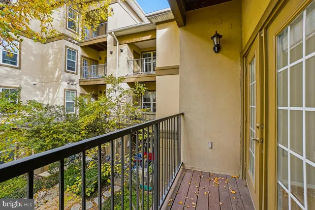 $2,200 | 11800 Old Georgetown Road, Unit 1323, North Bethesda, MD 20852