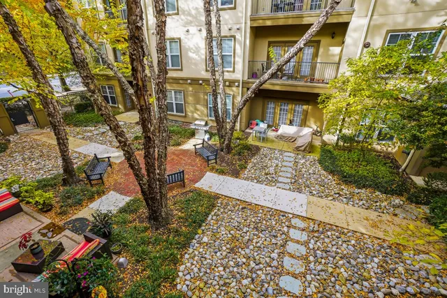 $2,200 | 11800 Old Georgetown Road, Unit 1323, North Bethesda, MD 20852