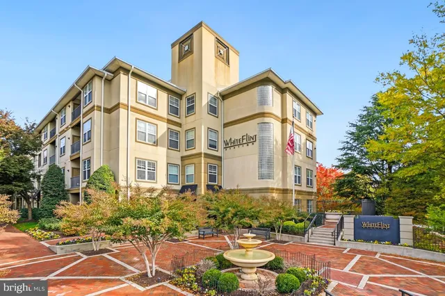 $2,200 | 11800 Old Georgetown Road, Unit 1323, North Bethesda, MD 20852