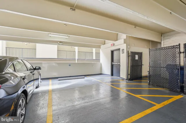 $2,200 | 11800 Old Georgetown Road, Unit 1323, North Bethesda, MD 20852