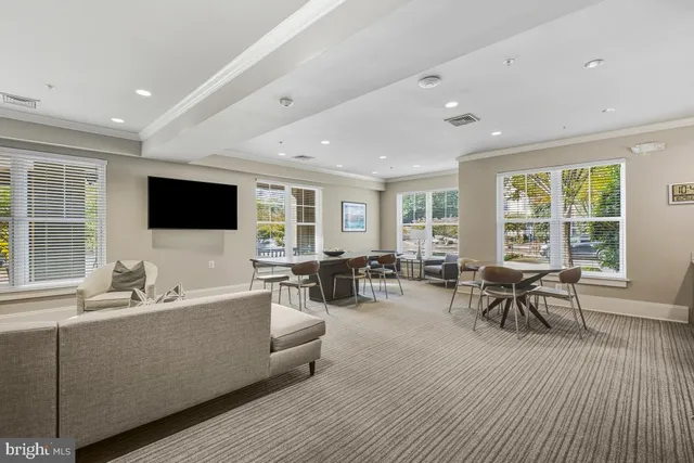 $2,200 | 11800 Old Georgetown Road, Unit 1323, North Bethesda, MD 20852