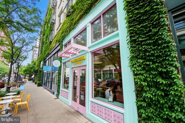 $2,200 | 11800 Old Georgetown Road, Unit 1323, North Bethesda, MD 20852