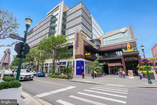 $2,200 | 11800 Old Georgetown Road, Unit 1323, North Bethesda, MD 20852