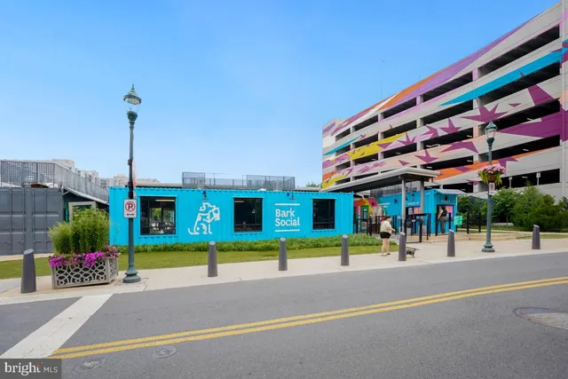 $2,200 | 11800 Old Georgetown Road, Unit 1323, North Bethesda, MD 20852