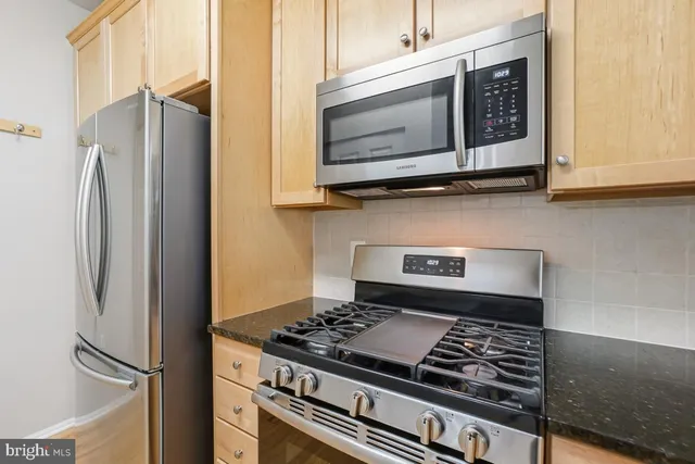 $2,200 | 11800 Old Georgetown Road, Unit 1323, North Bethesda, MD 20852