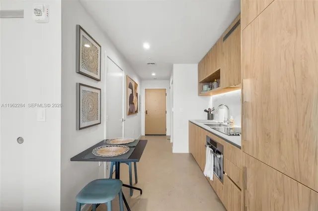 $415,000 | 11 Northeast 6th Street, Unit 1615, Miami, FL 33132