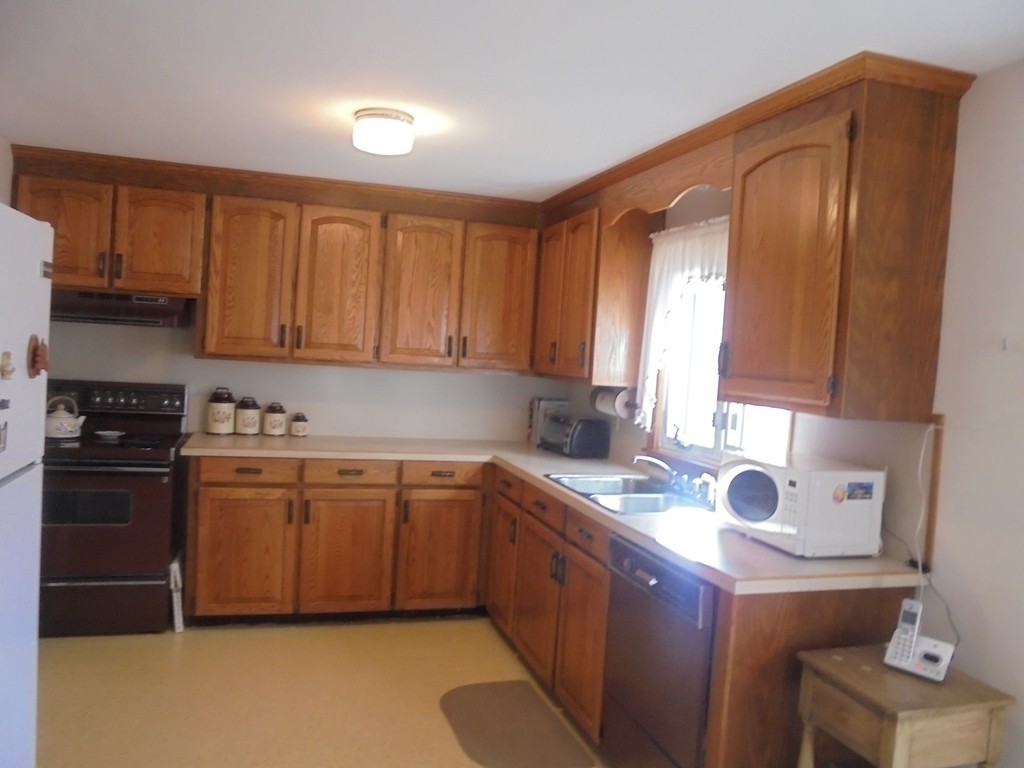 30 Crest Road Monson, MA 01057 - Photo 6 of 30