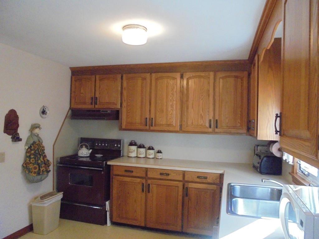30 Crest Road Monson, MA 01057 - Photo 7 of 30
