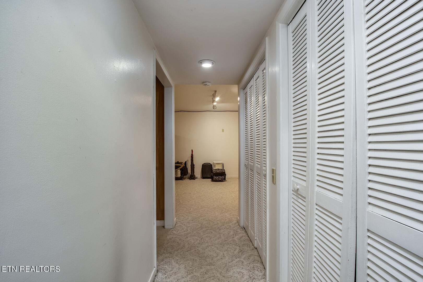 420 Matlock Road Lenoir City, TN 37771 - Photo 33 of 50 33_MatlockRoad_420_LowerHall