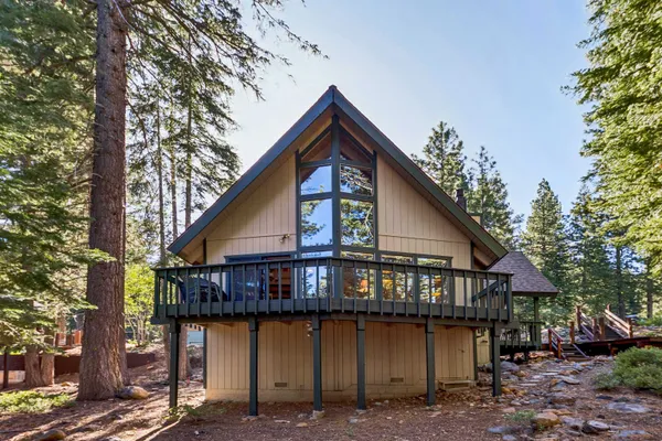 $865,000 | 11933 Chamonix Road, Truckee, CA 96161