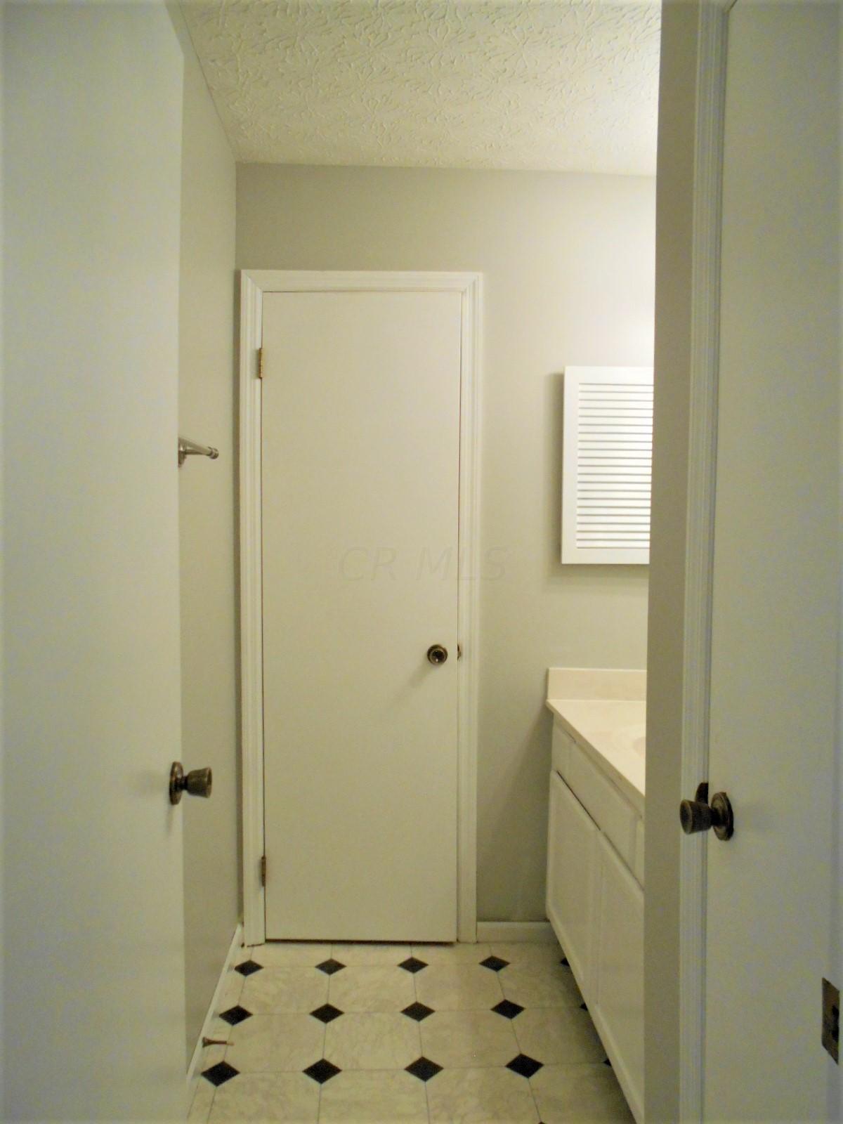 5249 Ruthton Road, Unit 64 Columbus, OH 43220 - Photo 18 of 28 Gallery Image 18