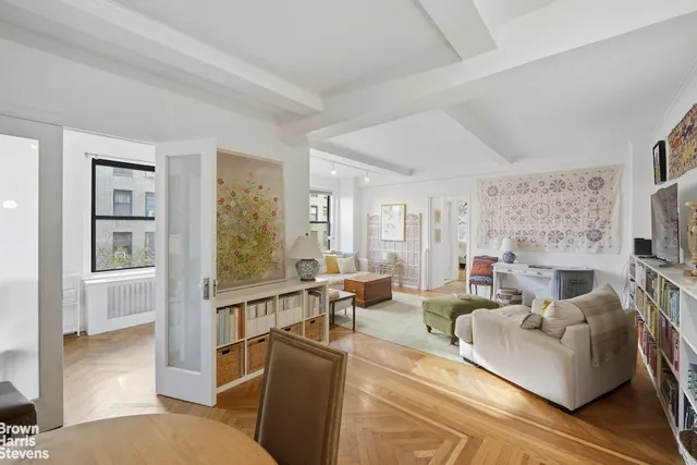 $1,100,000 | 124 West 93rd Street, Unit 5C | Upper West Side