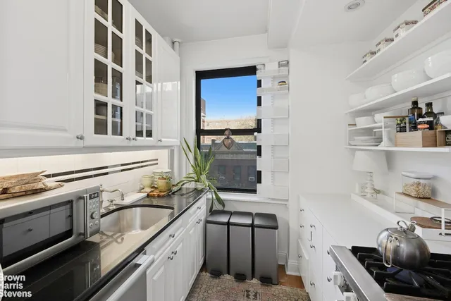 $1,100,000 | 124 West 93rd Street, Unit 5C | Upper West Side