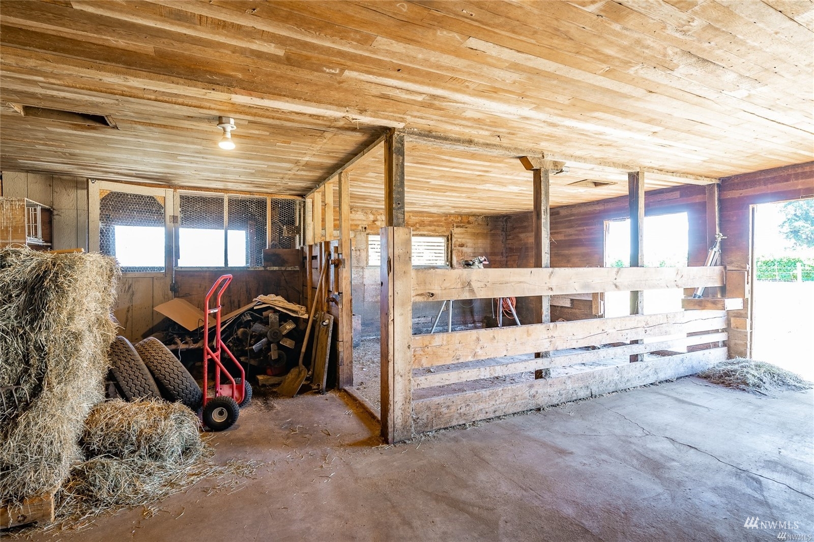 356 East Pole Road Lynden, WA 98264 - Photo 30 of 40 a view of a room with gym equipment