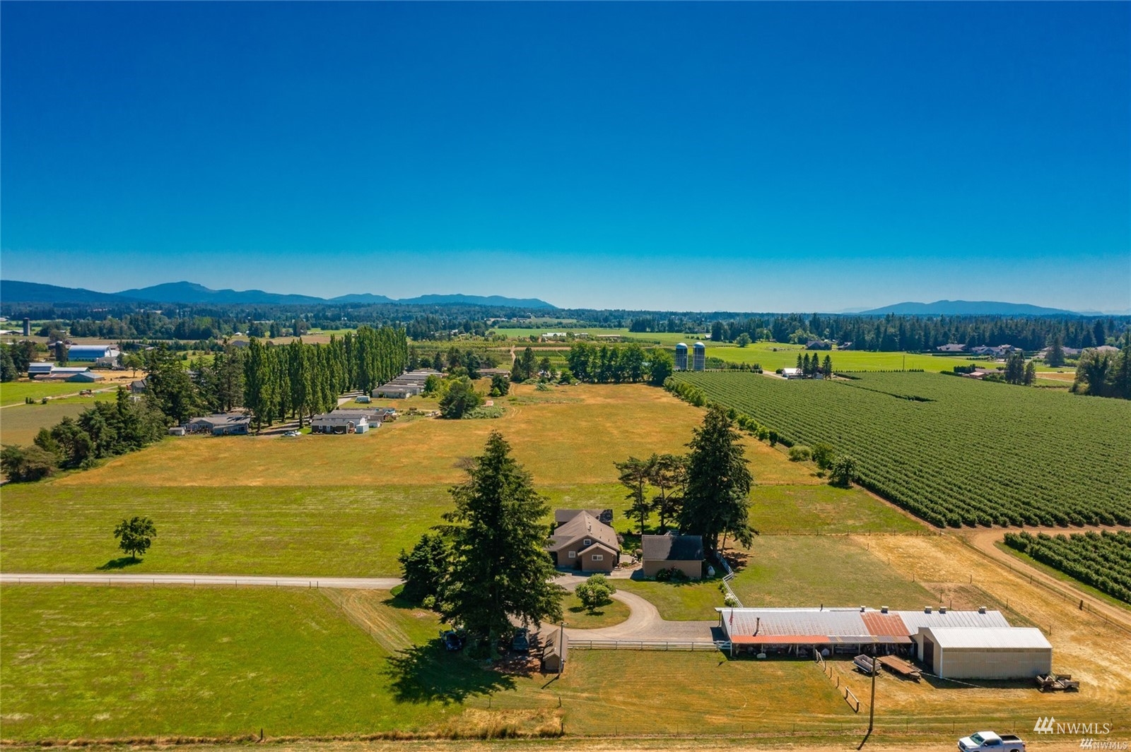 356 East Pole Road Lynden, WA 98264 - Photo 6 of 40 a view of a ocean with city view