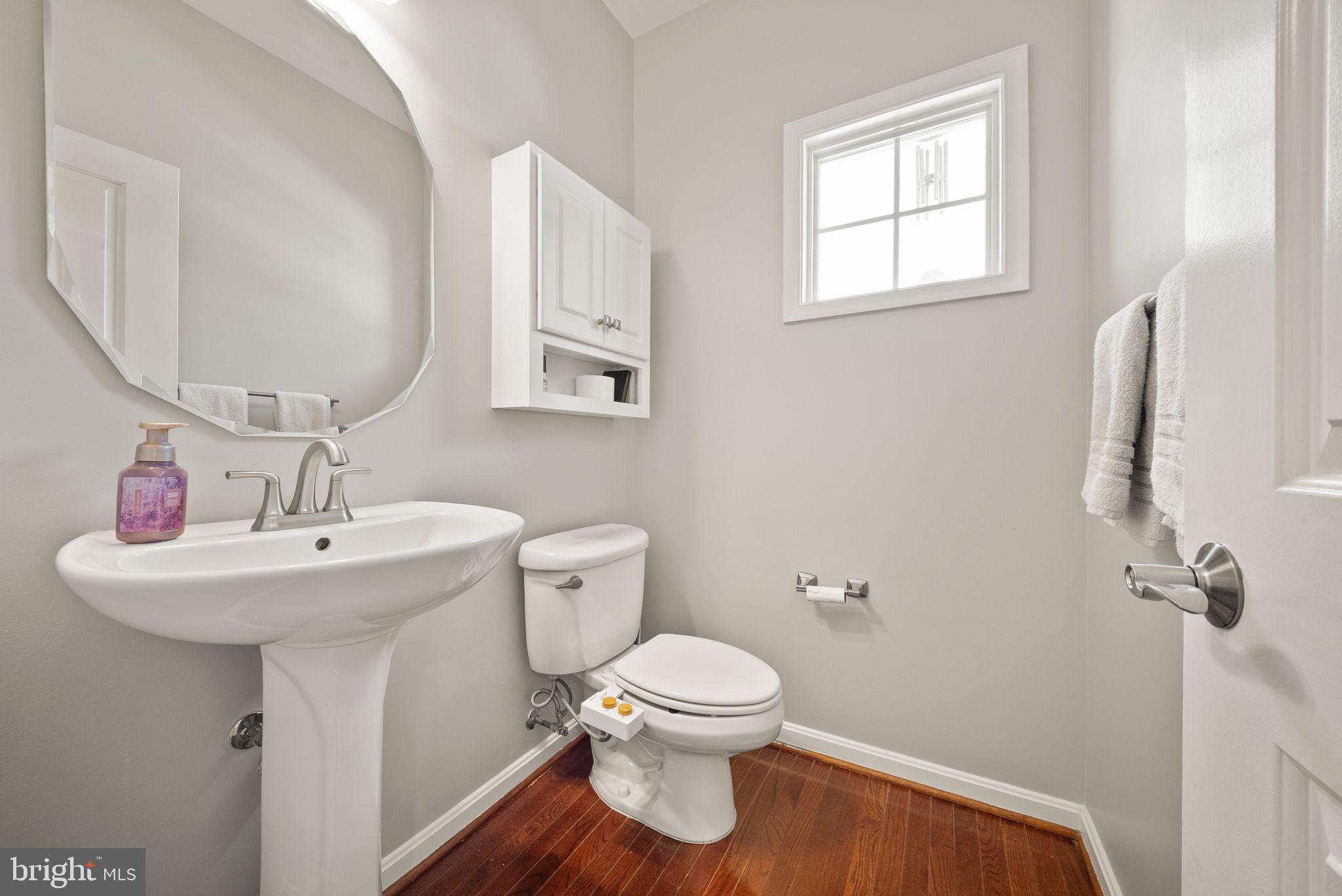 7705 Ridgepark Court Springfield, VA 22153 - Photo 26 of 78 Powder room