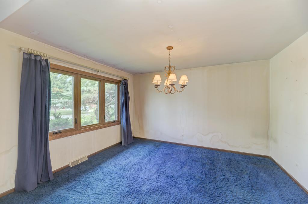 8017 Sawyer Road Darien, IL 60561 - Photo 7 of 35
