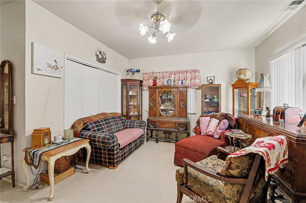 2031 West Swain Road Stockton, CA 95207 - Photo 4 of 29