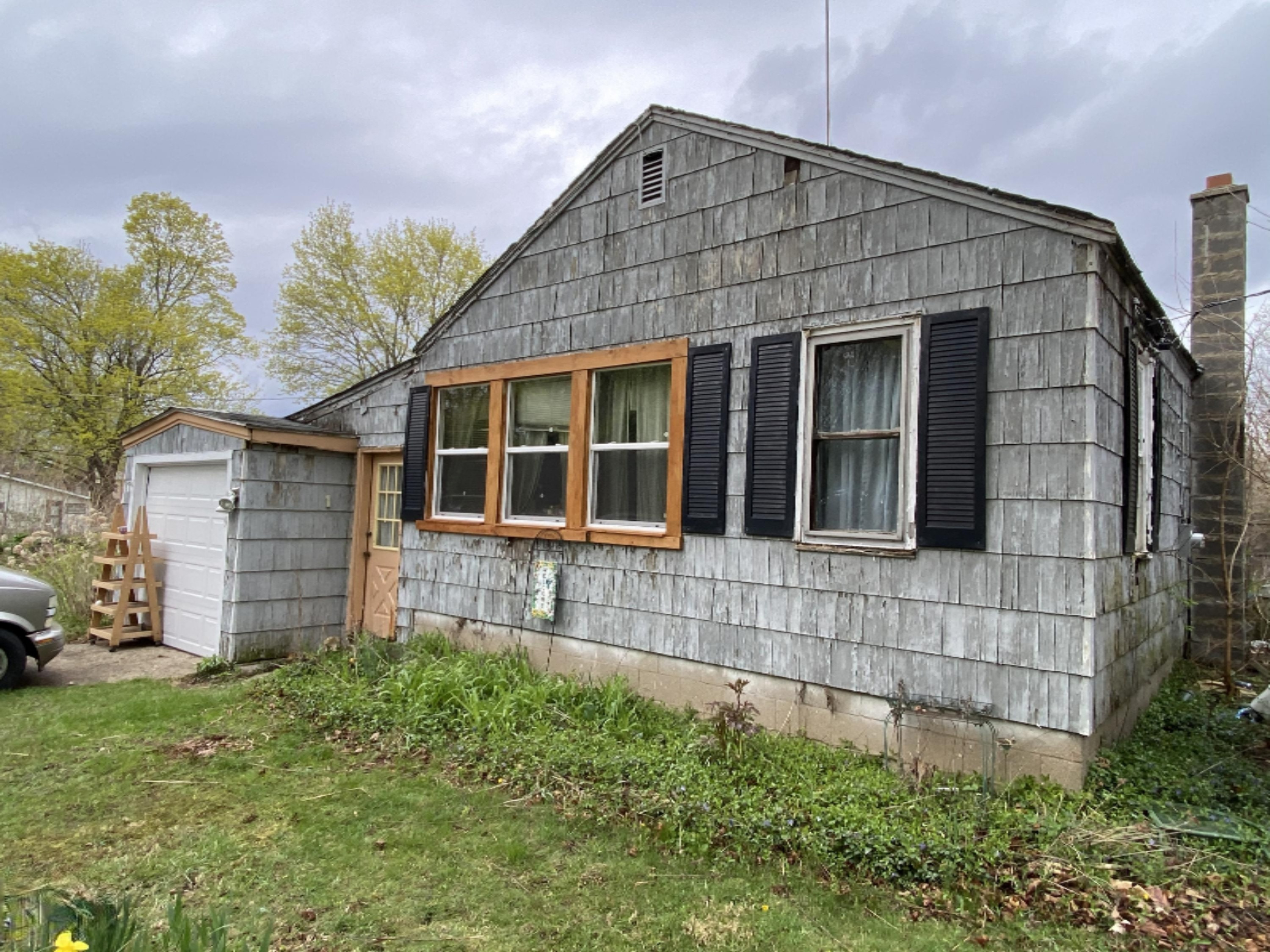 209 Herman Road Battle Creek, MI 49014 - Photo 2 of 5 BF6107EA-5AD2-4FC2-A319-3E4FD7BA4A09