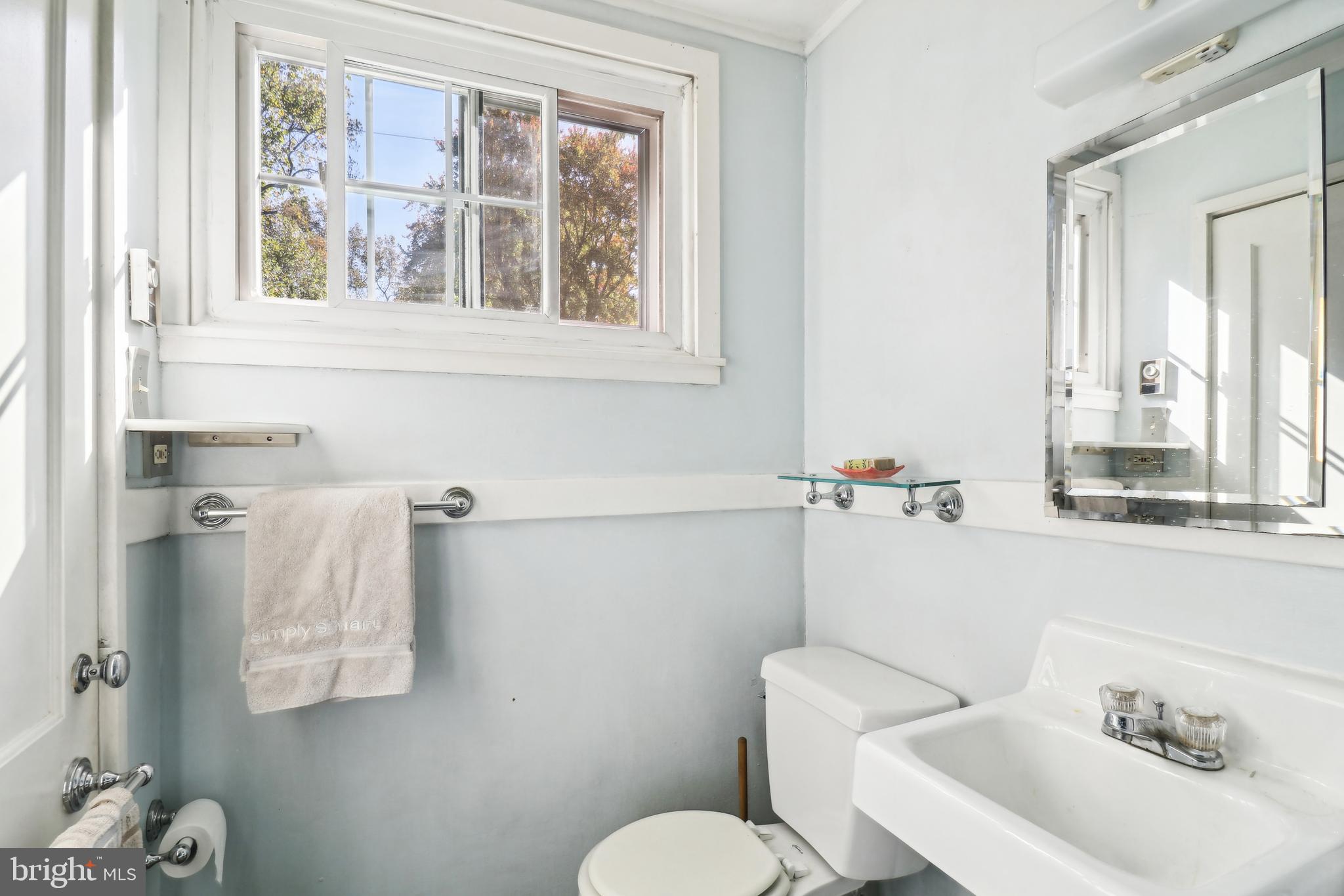 12 Ridge Road, Unit M Greenbelt, MD 20770 - Photo 31 of 38 Bathroom