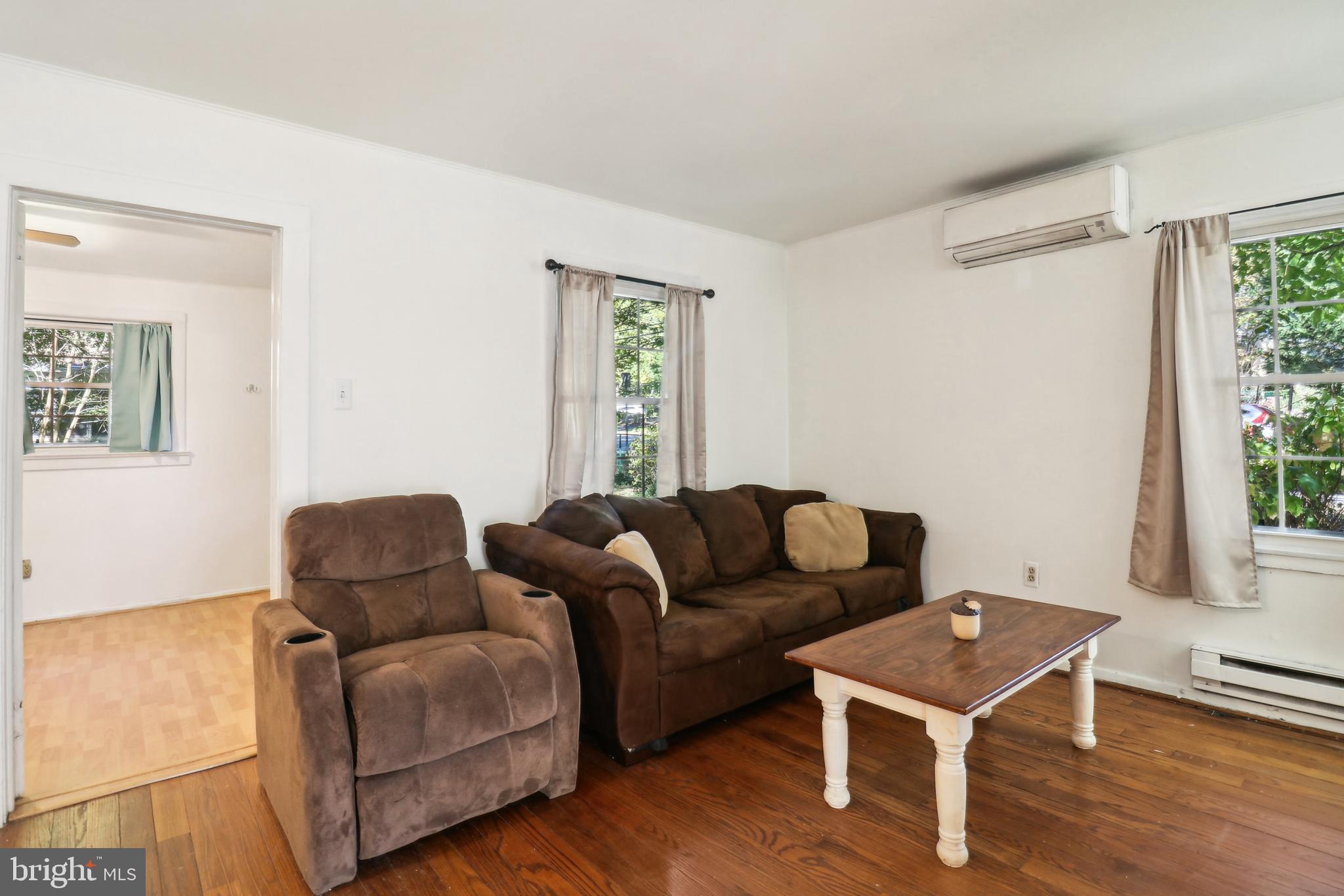 12 Ridge Road, Unit M Greenbelt, MD 20770 - Photo 10 of 38 Living Room