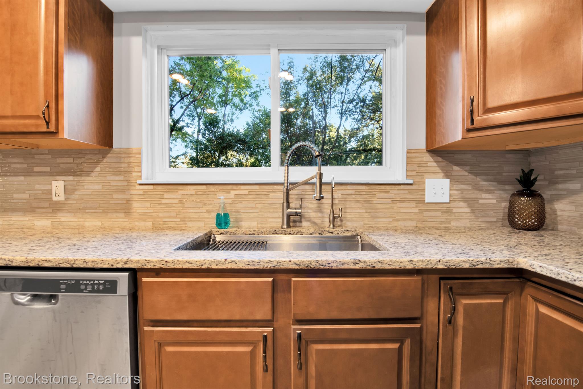1997 Devonshire Road Bloomfield Hills, MI 48302 - Photo 11 of 24 Gallery Image 11