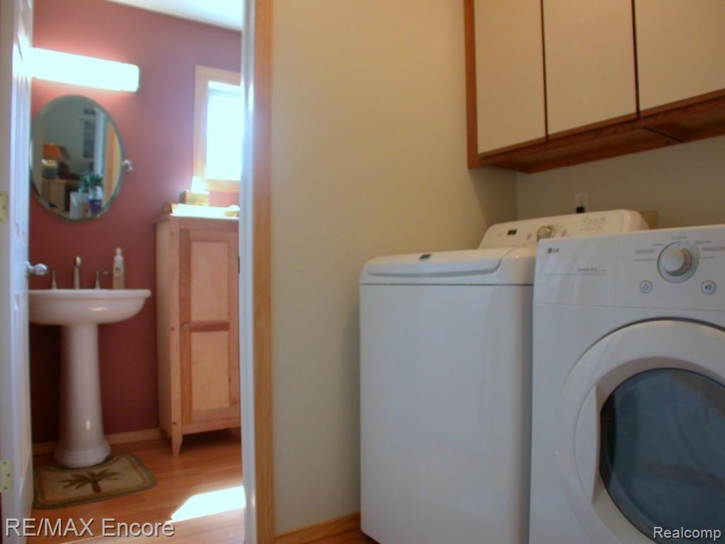 1183 Ruby Avenue Rochester, MI 48309 - Photo 18 of 42 LAUNDRY ROOM