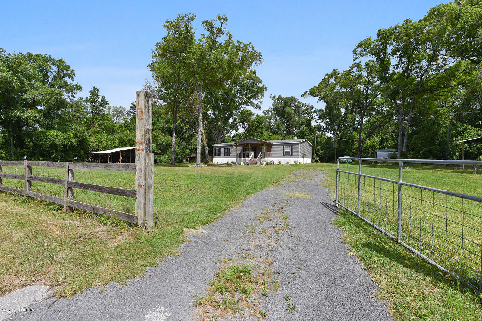 6215 C W Webb Road Macclenny, FL 32063 - Photo 2 of 26 002_1600x1067_mls_1600x1067