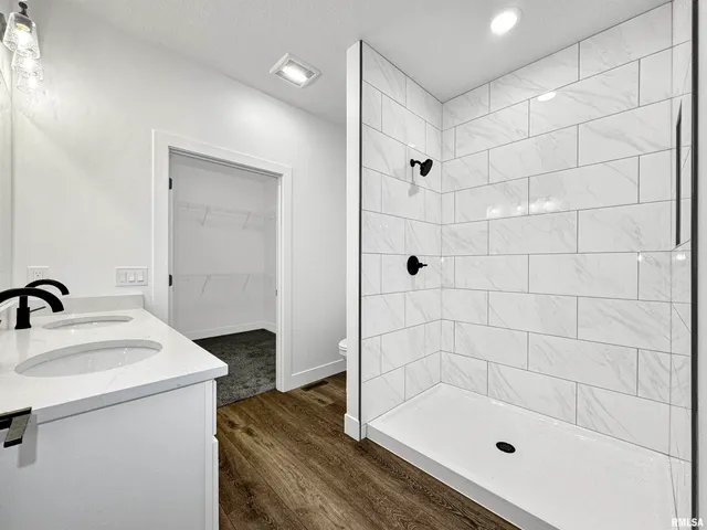 $499,900 | 1319 Heights Court, Bettendorf, IA 52722