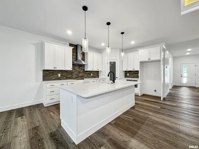 $499,900 | 1319 Heights Court, Bettendorf, IA 52722