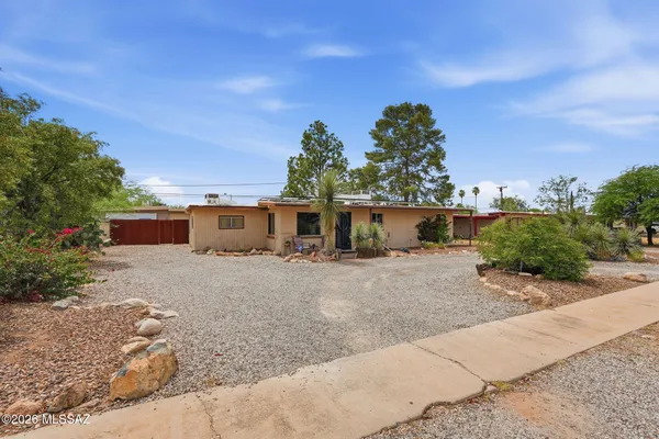 $285,000 | 942 South Fordham Drive, Tucson, AZ 85710