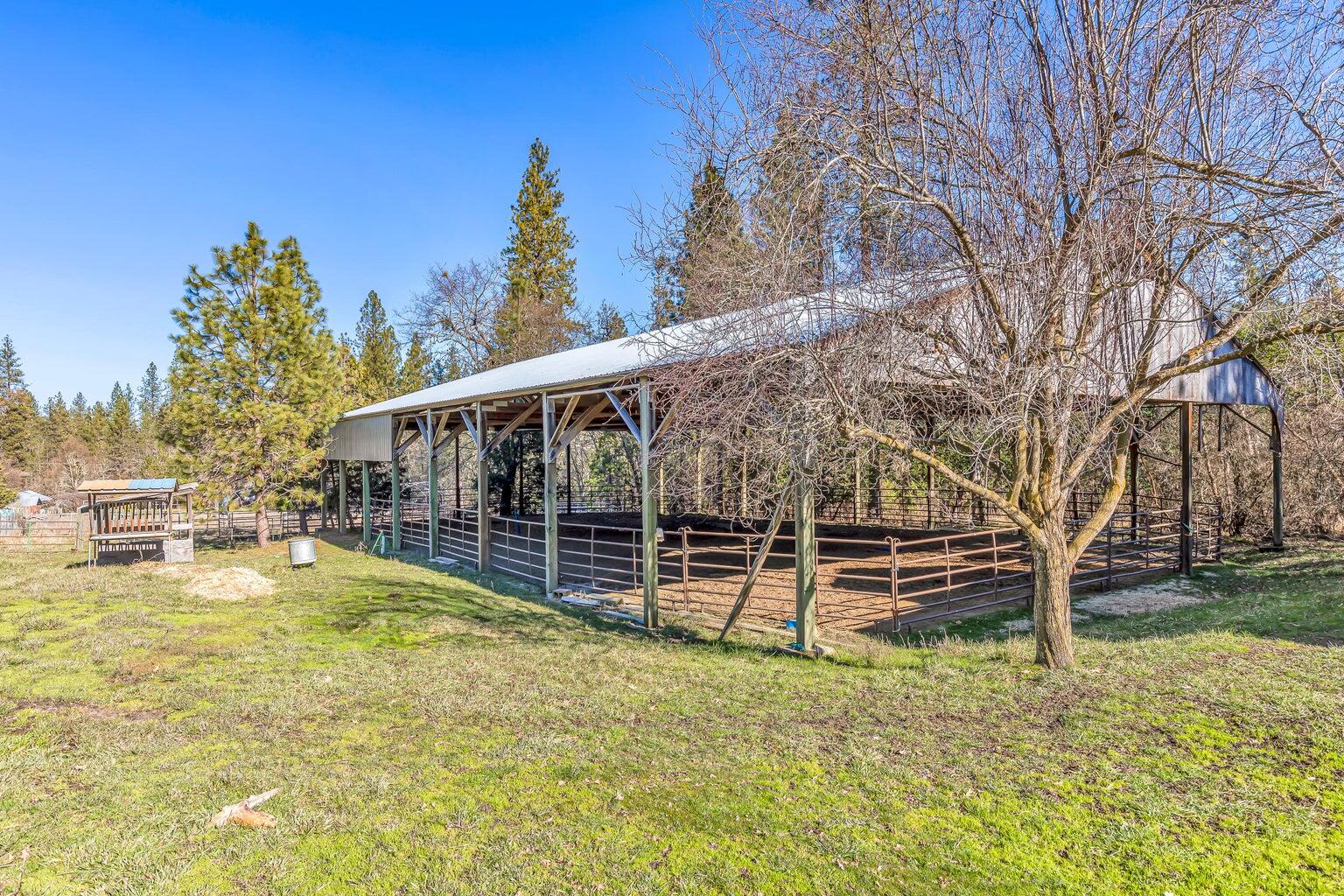 1956 East Fork Road Williams, OR 97544 - Photo 26 of 40 26