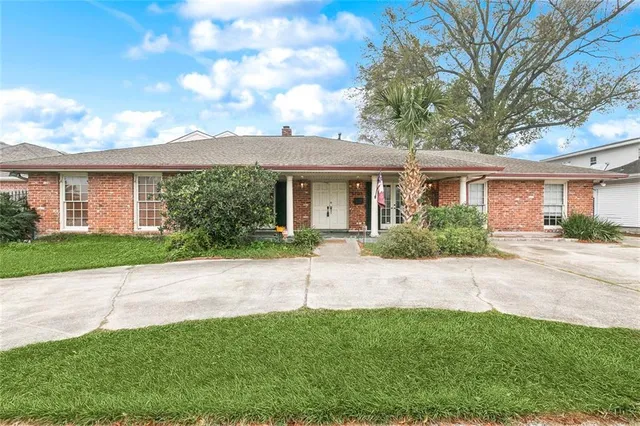 $350,000 | 5705 West Esplanade Avenue, Metairie, LA 70003