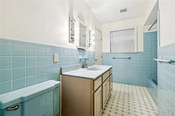 $335,000 | 5705 West Esplanade Avenue, Metairie, LA 70003