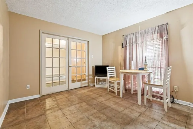 $350,000 | 5705 West Esplanade Avenue, Metairie, LA 70003