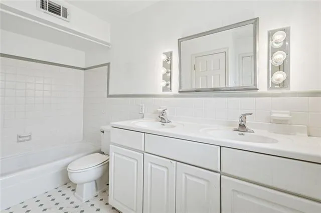 $350,000 | 5705 West Esplanade Avenue, Metairie, LA 70003