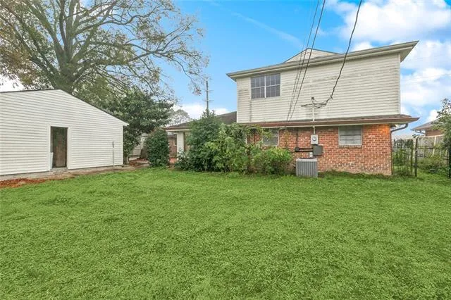 $350,000 | 5705 West Esplanade Avenue, Metairie, LA 70003