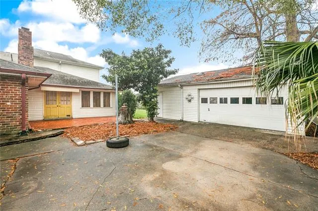 $350,000 | 5705 West Esplanade Avenue, Metairie, LA 70003