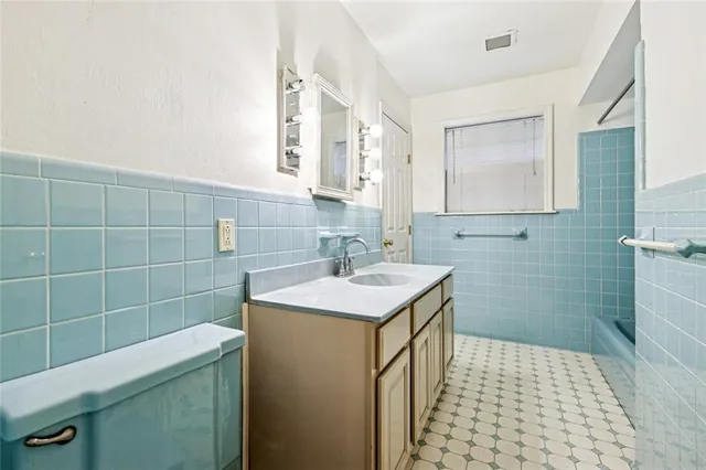 $350,000 | 5705 West Esplanade Avenue, Metairie, LA 70003