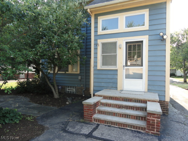 1585 Rydalmount Road Cleveland Heights, OH 44118 - Photo 4 of 24 Driveway recently seal-coated.