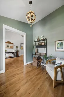 $995,000 | 729 Sue Barnett Drive, Houston, TX 77018