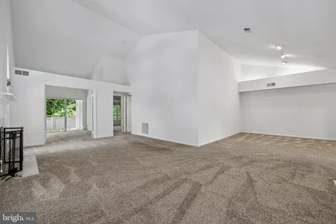 $750,000 | 5823 Linden Square Court, Unit 52, Rockville, MD 20852