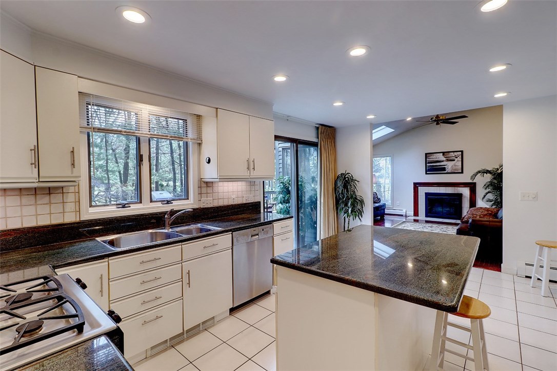 477 New Meadow Road Barrington, RI 02806 - Photo 9 of 37