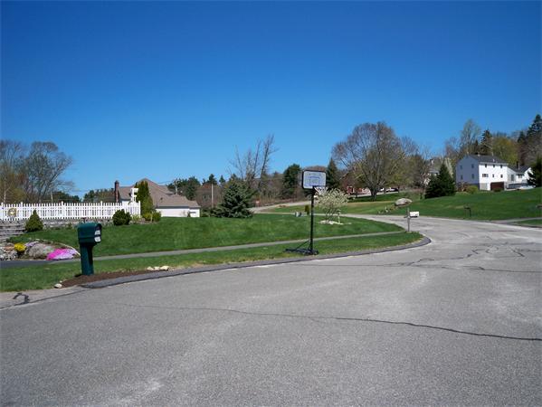19 Big Rock Road Uxbridge, MA 01569 - Photo 7 of 20 Gallery Image 7