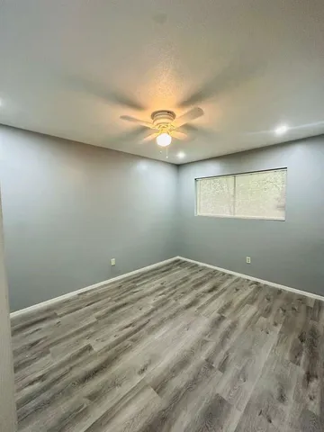 en view of an empty room