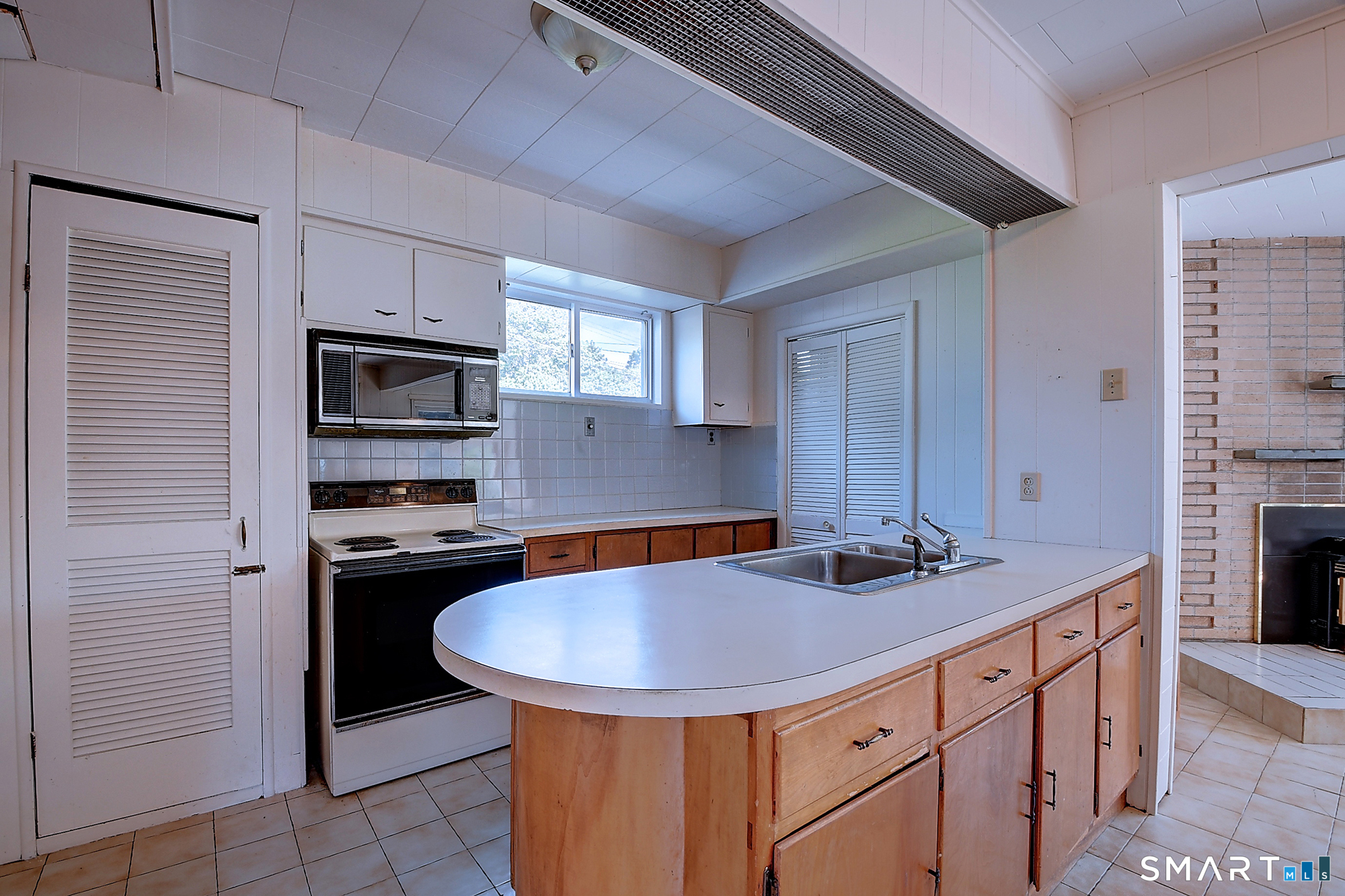 46 Kimball Road Wethersfield, CT 06109 - Photo 28 of 34