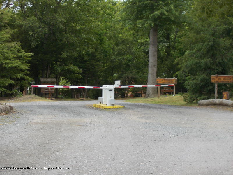 724 Monmouth Road, Unit 9 Cream Ridge, NJ 08514 - Photo 4 of 9 9 Hickory Crystal Springs Gated Camp Gro